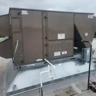 Commercial HVAC install on rooftop.